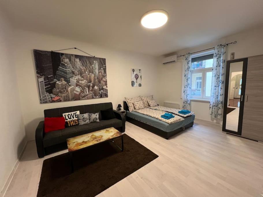 Апартаменты Smith House *